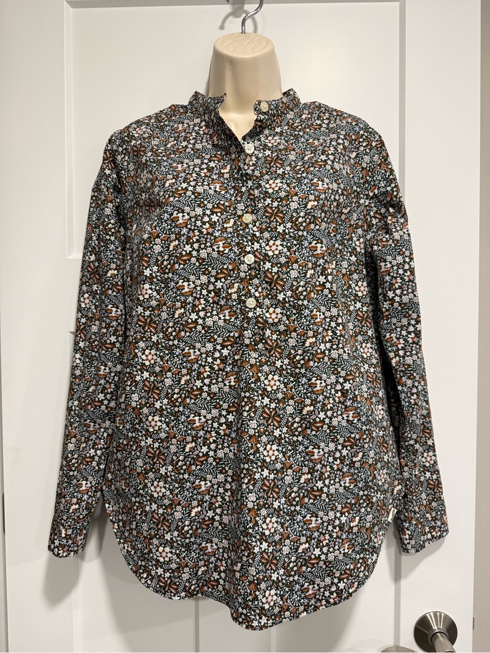 Duluth Trading Mushroom Floral Tunic Size S Button Front Long Sleeve Pockets